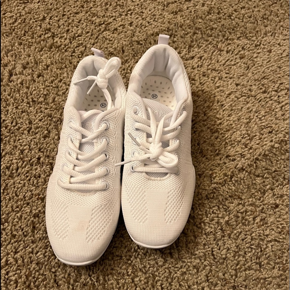 White cheerleading shoes size 5